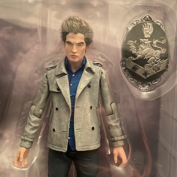 Twilight Edward Cullen Action Figure - Picture 2 of 3